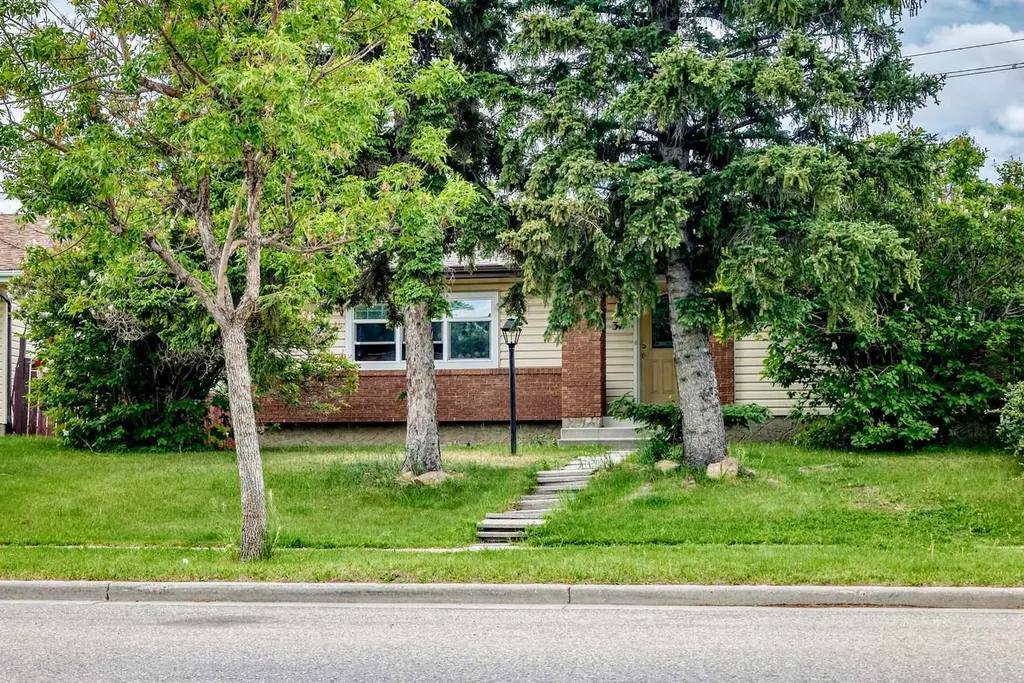 311 72 Avenue NE Calgary AB T2K 0P1