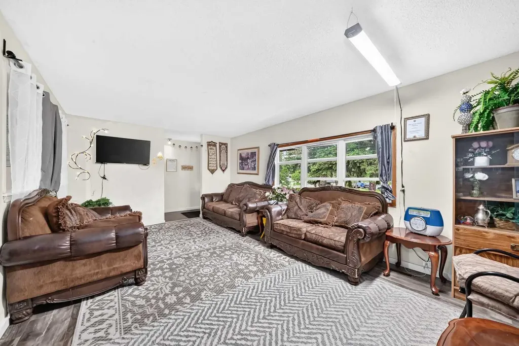 311 72 Avenue NE Calgary AB T2K 0P1