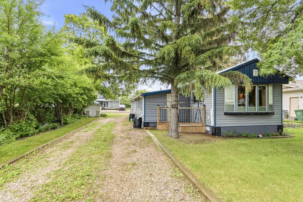 115 1 Street W Lashburn SK S0M1H0