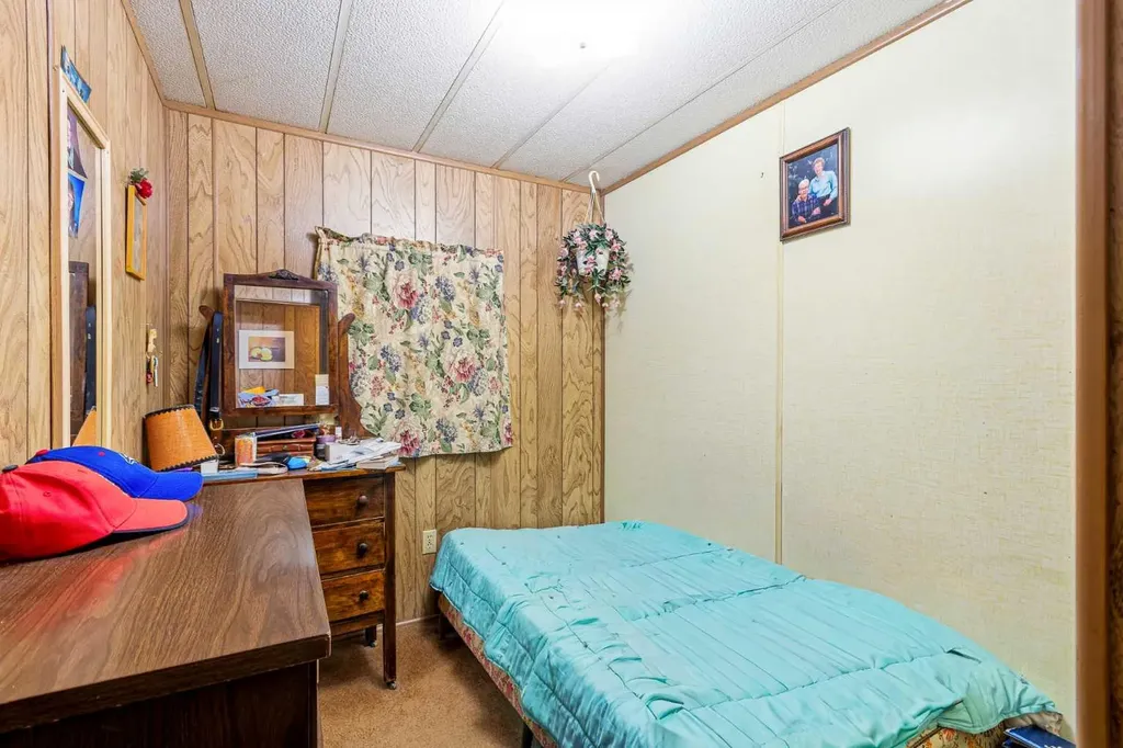 115 1 Street W Lashburn SK S0M1H0