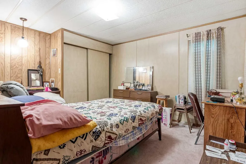 115 1 Street W Lashburn SK S0M1H0