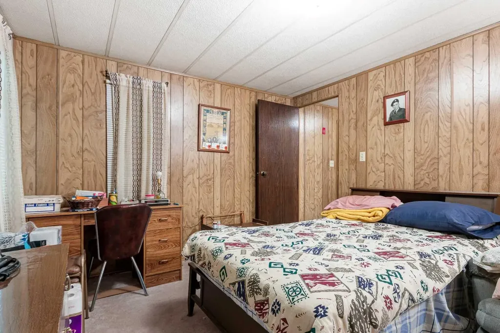 115 1 Street W Lashburn SK S0M1H0