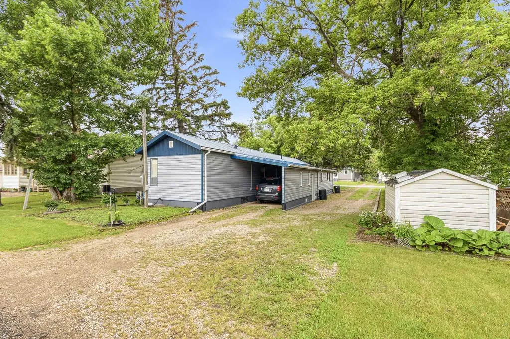 115 1 Street W Lashburn SK S0M1H0