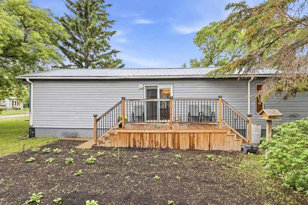 115 1 Street W Lashburn SK S0M1H0