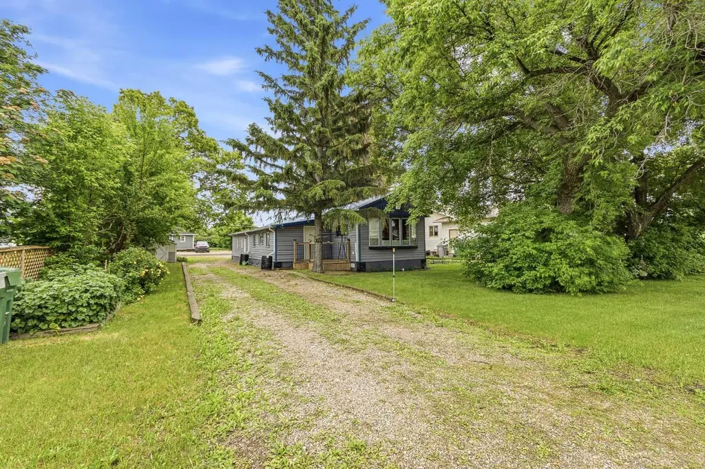 115 1 Street W Lashburn SK S0M1H0