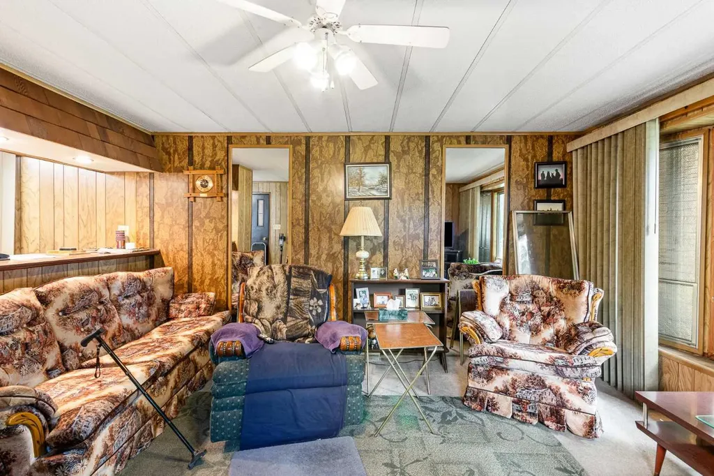 115 1 Street W Lashburn SK S0M1H0