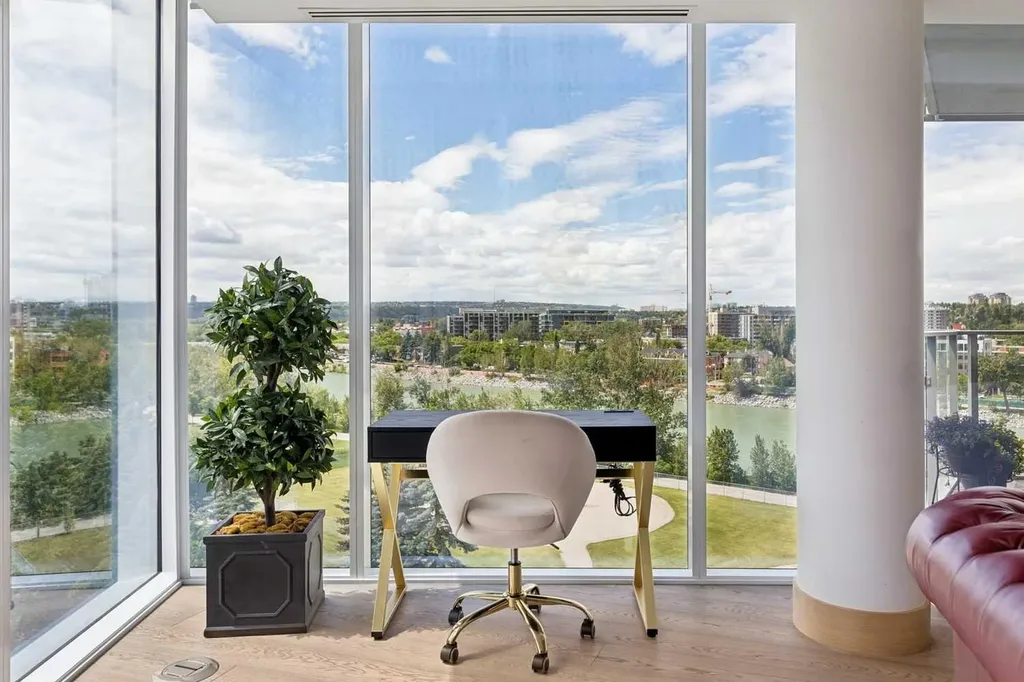 738 1 Avenue SW Calgary AB T2P 5G8
