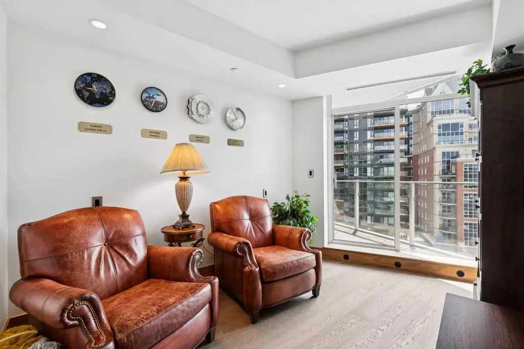 738 1 Avenue SW Calgary AB T2P 5G8