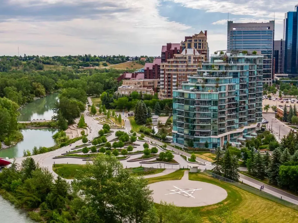 738 1 Avenue SW Calgary AB T2P 5G8