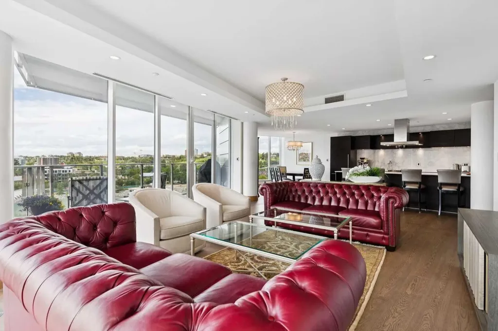 738 1 Avenue SW Calgary AB T2P 5G8