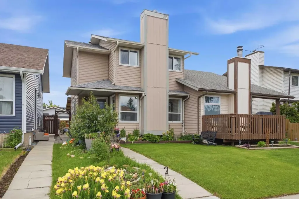 17 Abberfield Crescent NE Calgary AB T2A 6P4