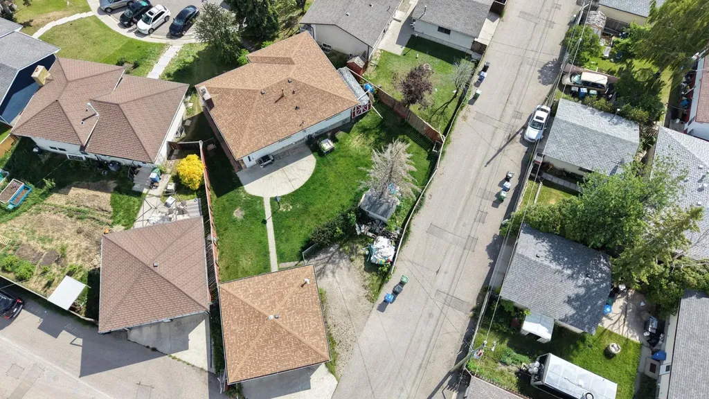 35 Penworth Place SE Calgary AB T2A4G4