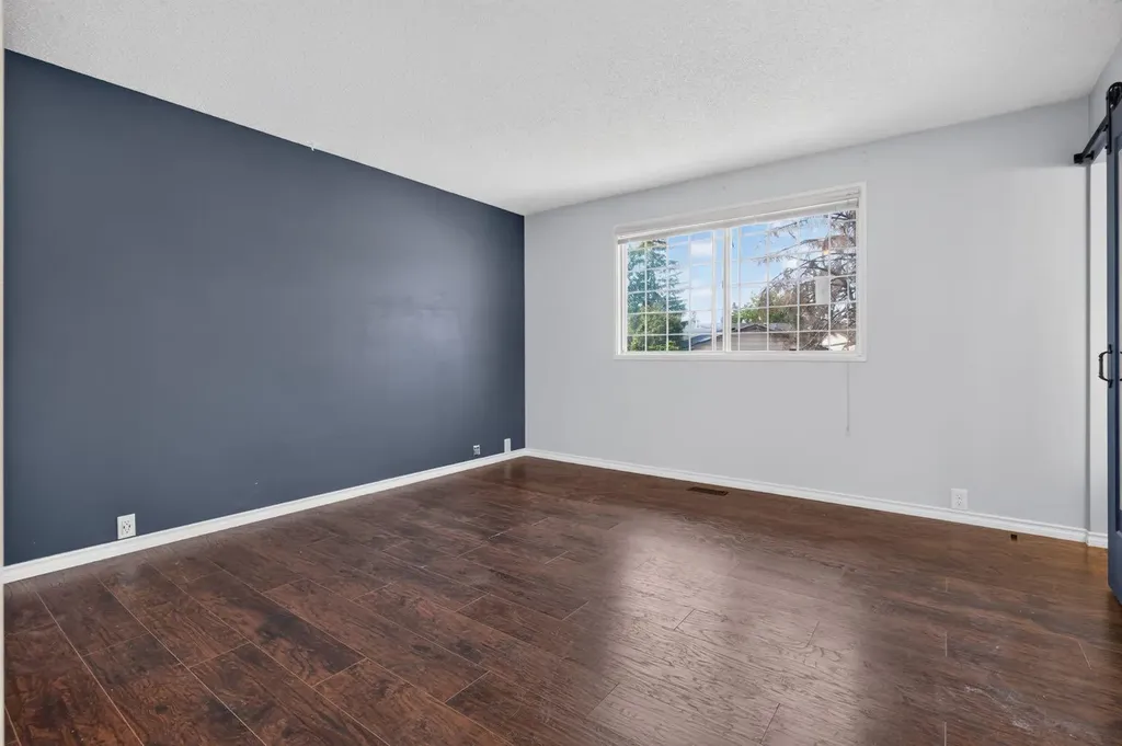 35 Penworth Place SE Calgary AB T2A4G4