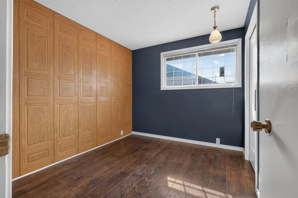 35 Penworth Place SE Calgary AB T2A4G4
