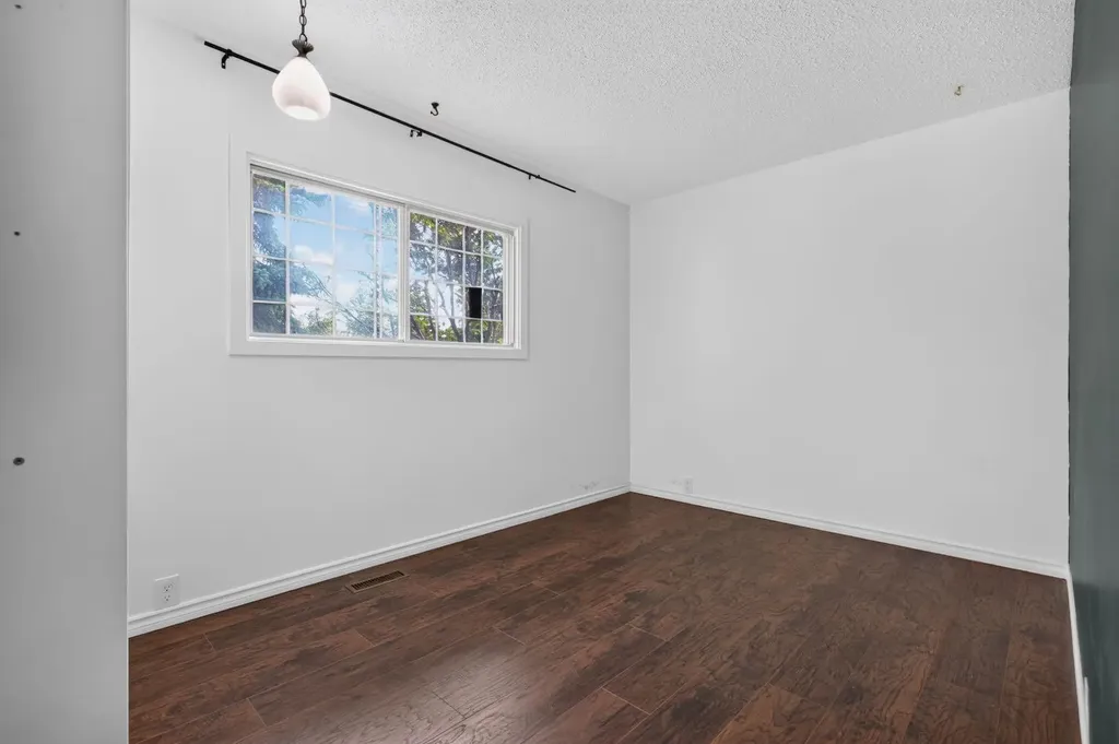 35 Penworth Place SE Calgary AB T2A4G4