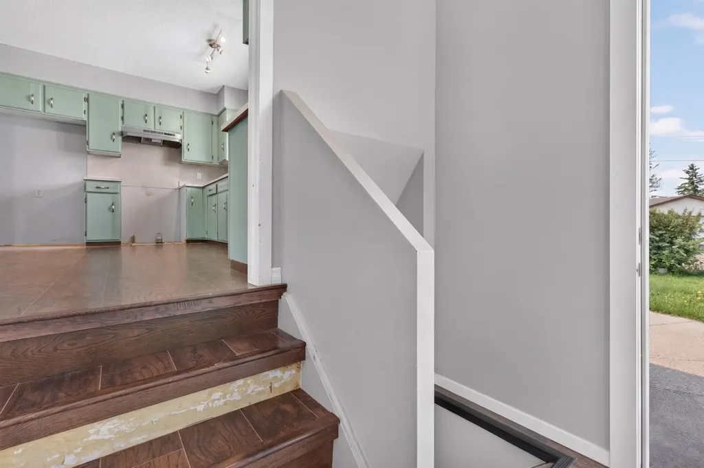 35 Penworth Place SE Calgary AB T2A4G4