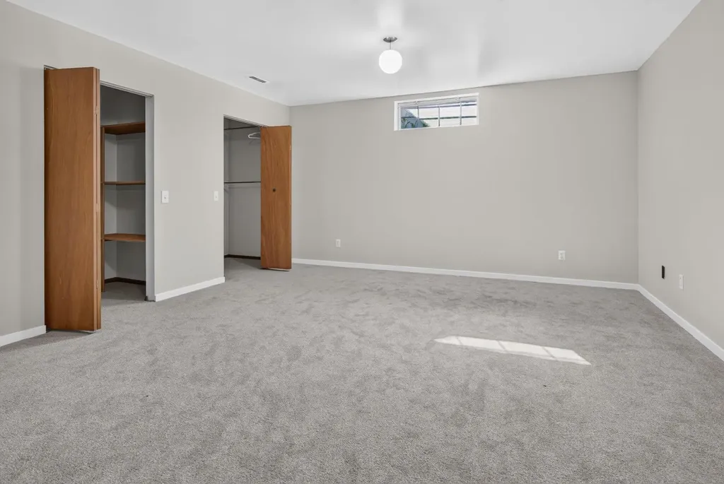 35 Penworth Place SE Calgary AB T2A4G4