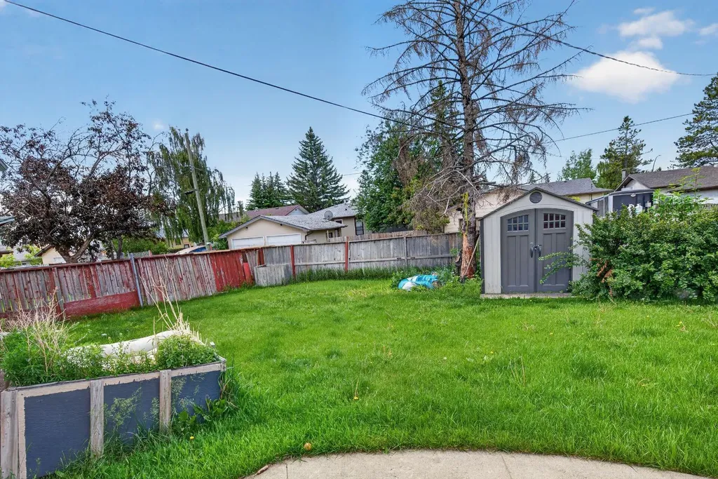 35 Penworth Place SE Calgary AB T2A4G4