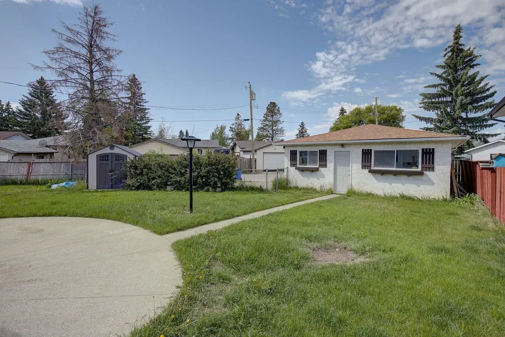 35 Penworth Place SE Calgary AB T2A4G4
