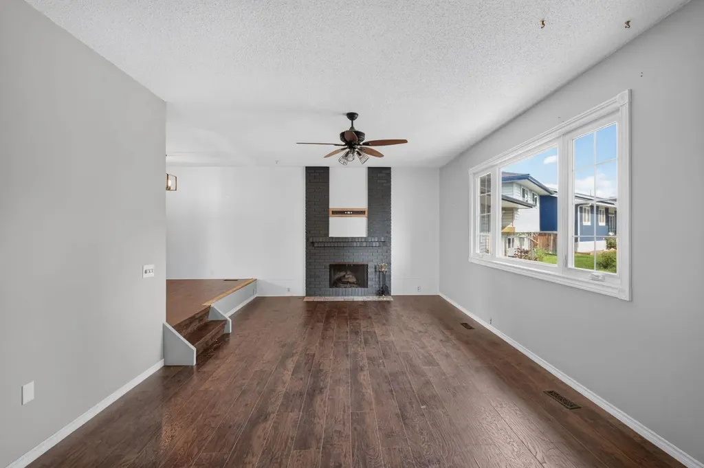 35 Penworth Place SE Calgary AB T2A4G4