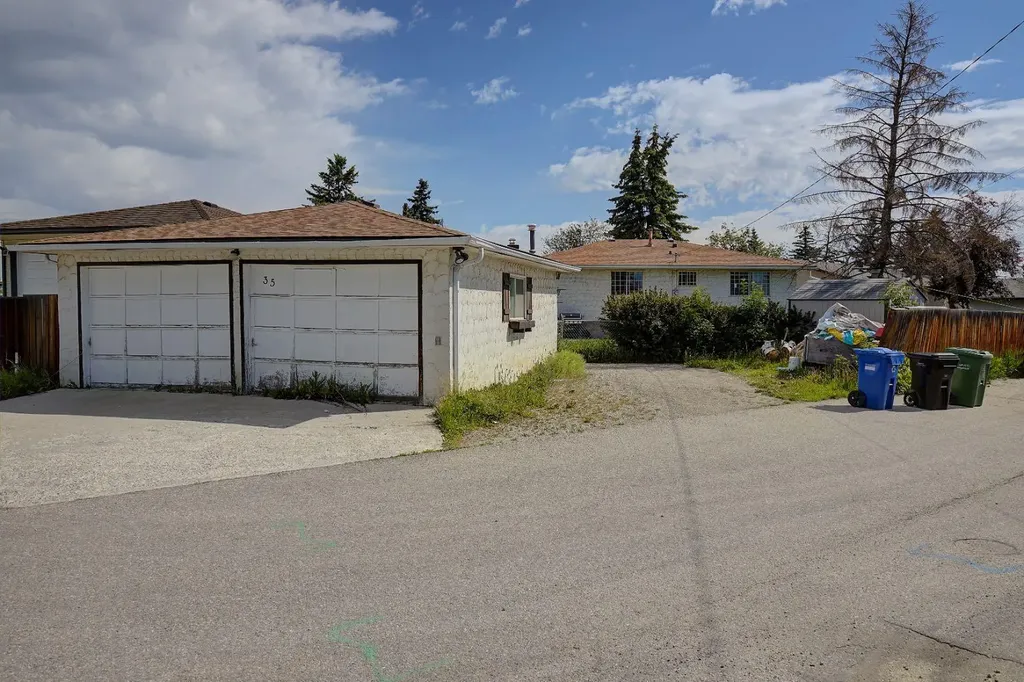 35 Penworth Place SE Calgary AB T2A4G4