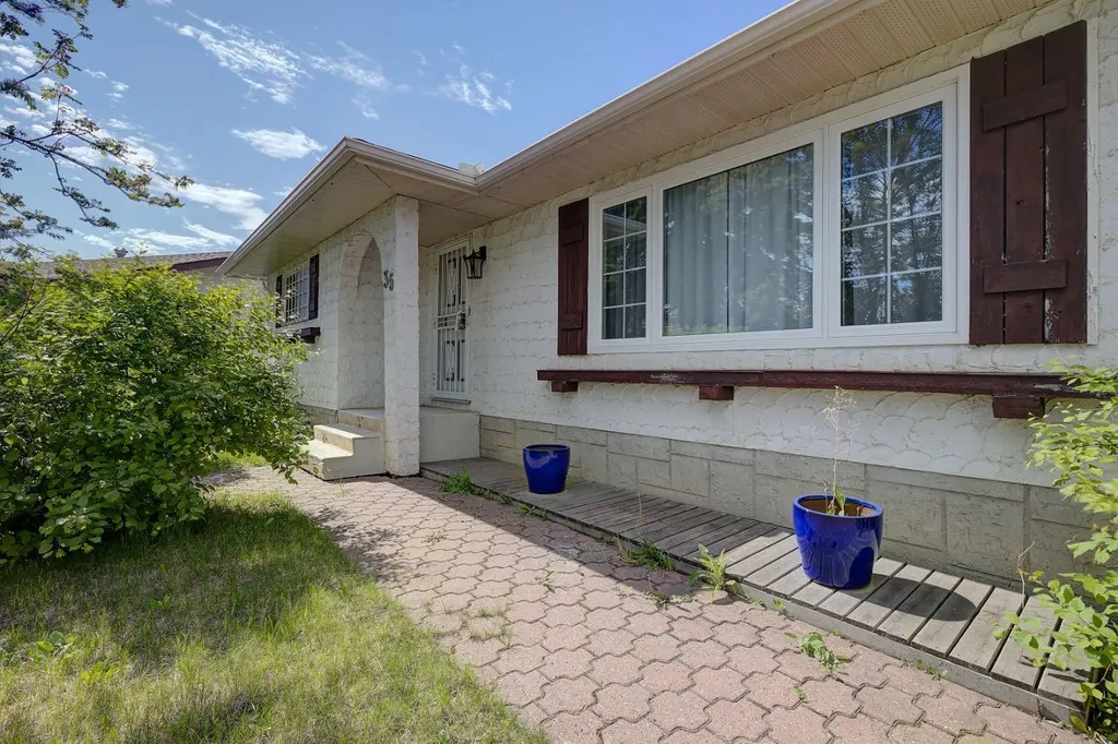 35 Penworth Place SE Calgary AB T2A4G4