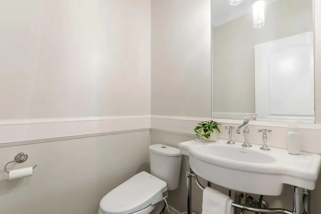 203 Cooperstown Lane SW Airdrie AB T4B 2L2