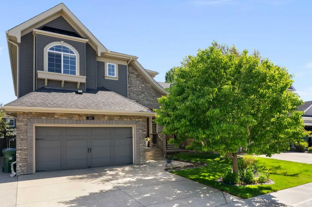 203 Cooperstown Lane SW Airdrie AB T4B 2L2