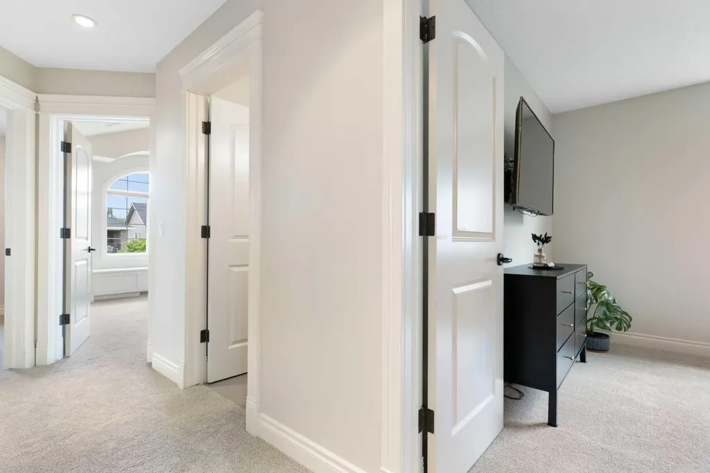 203 Cooperstown Lane SW Airdrie AB T4B 2L2
