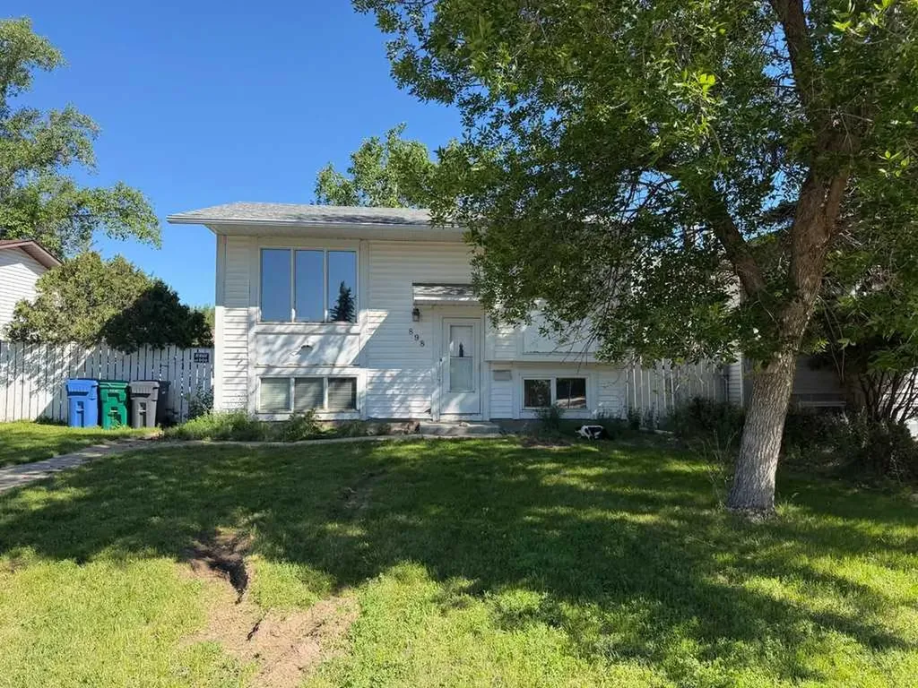 Lethbridge AB, 898 Red Crow Boulevard W