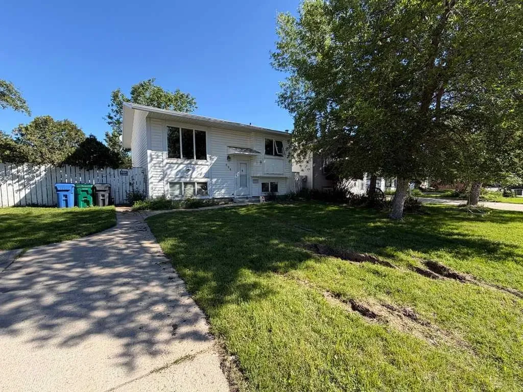 898 Red Crow Boulevard W Lethbridge AB T1K 5N6