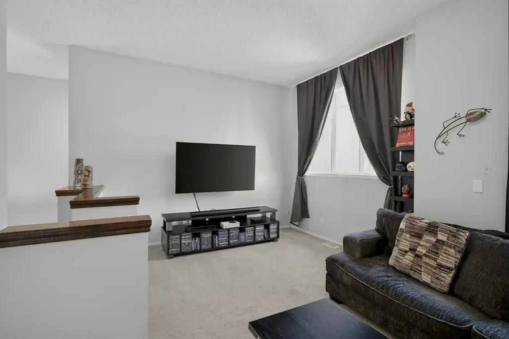 288 Evansbrooke Way NW Calgary AB T3P 1H2