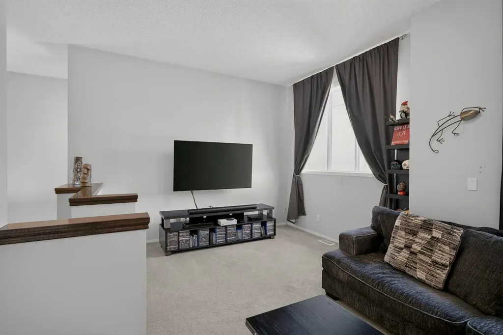 288 Evansbrooke Way NW Calgary AB T3P 1H2
