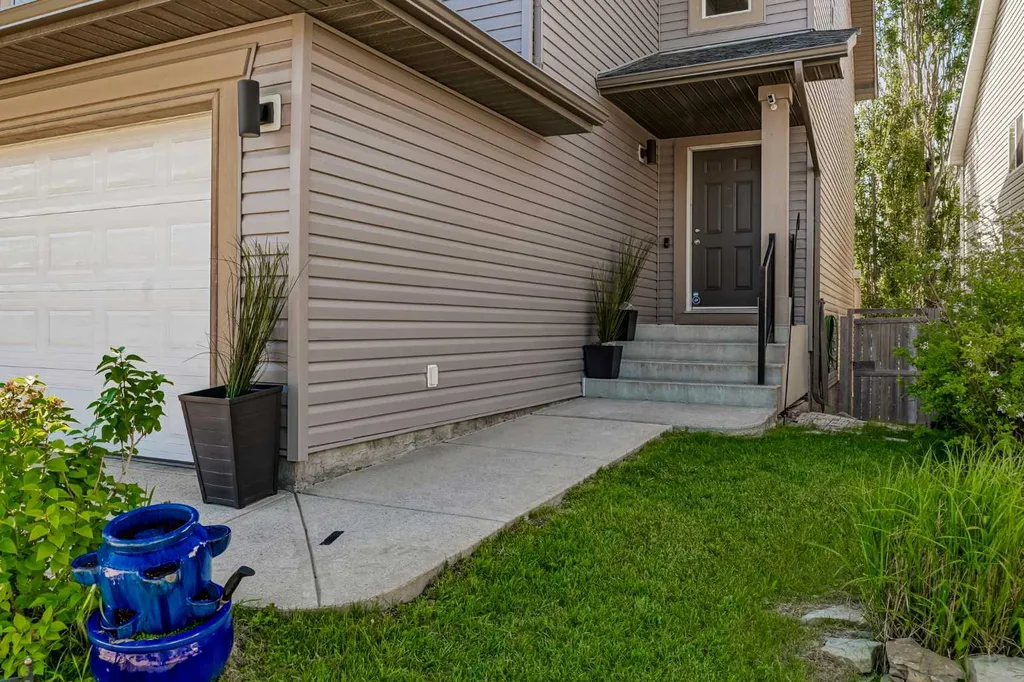 288 Evansbrooke Way NW Calgary AB T3P 1H2