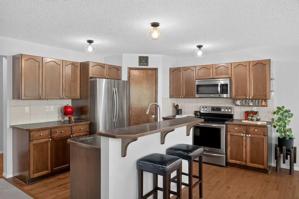 288 Evansbrooke Way NW Calgary AB T3P 1H2