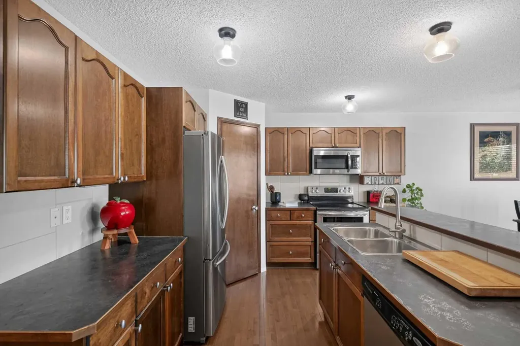288 Evansbrooke Way NW Calgary AB T3P 1H2