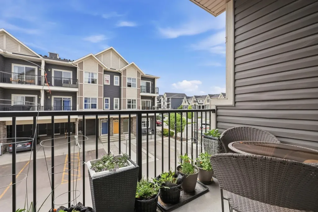 250 Fireside View Cochrane AB T4C2M2