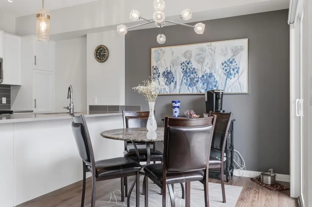 250 Fireside View Cochrane AB T4C2M2