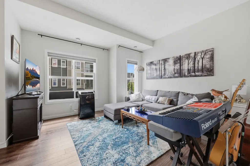 250 Fireside View Cochrane AB T4C2M2