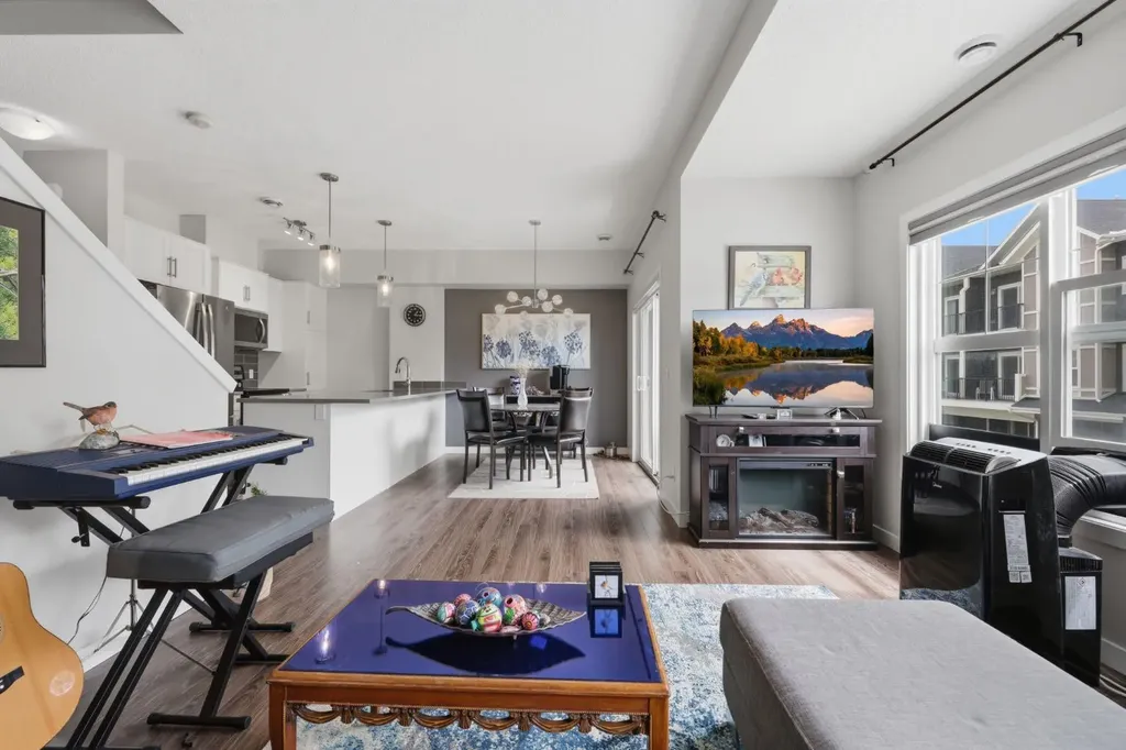 250 Fireside View Cochrane AB T4C2M2