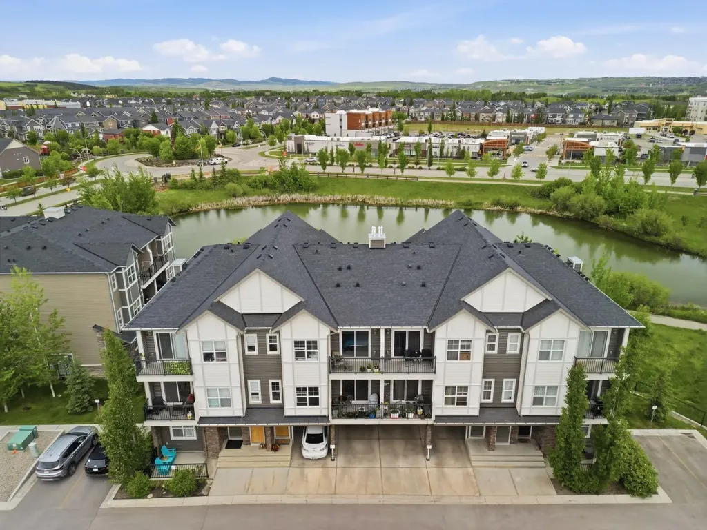 250 Fireside View Cochrane AB T4C2M2