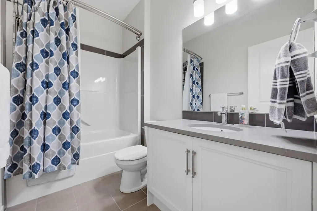 250 Fireside View Cochrane AB T4C2M2