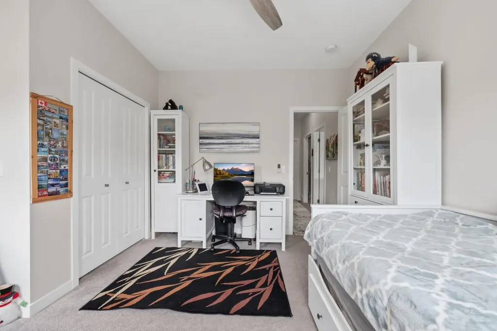250 Fireside View Cochrane AB T4C2M2