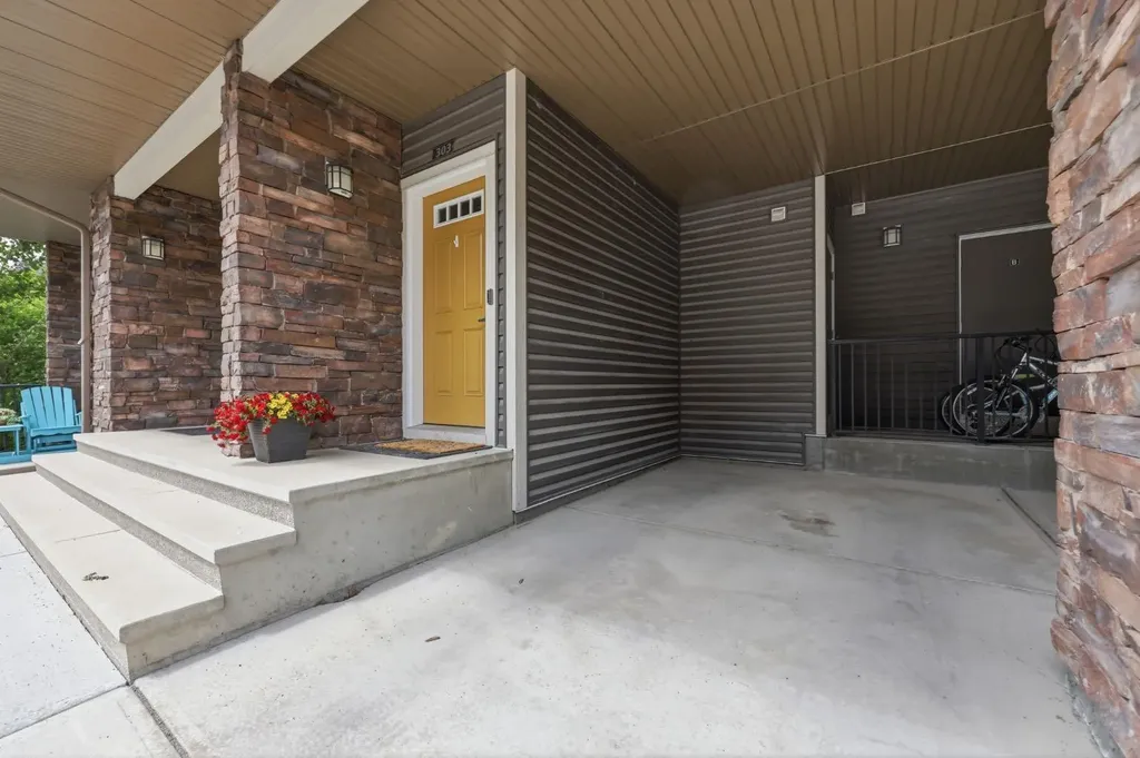 250 Fireside View Cochrane AB T4C2M2