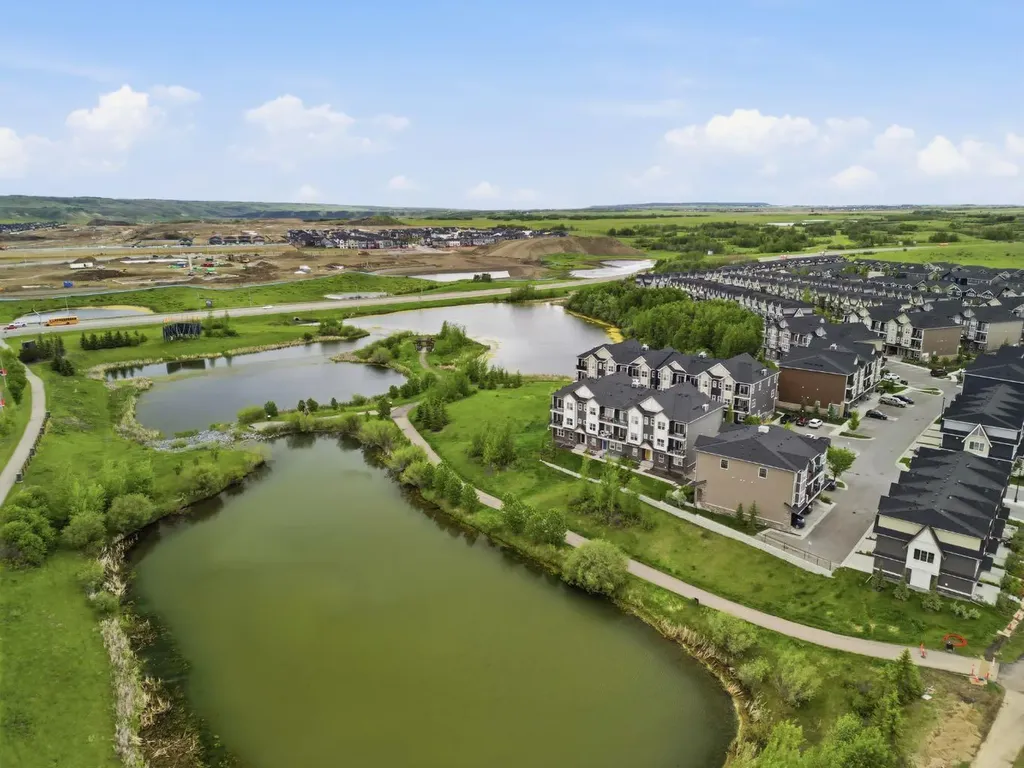 250 Fireside View Cochrane AB T4C2M2