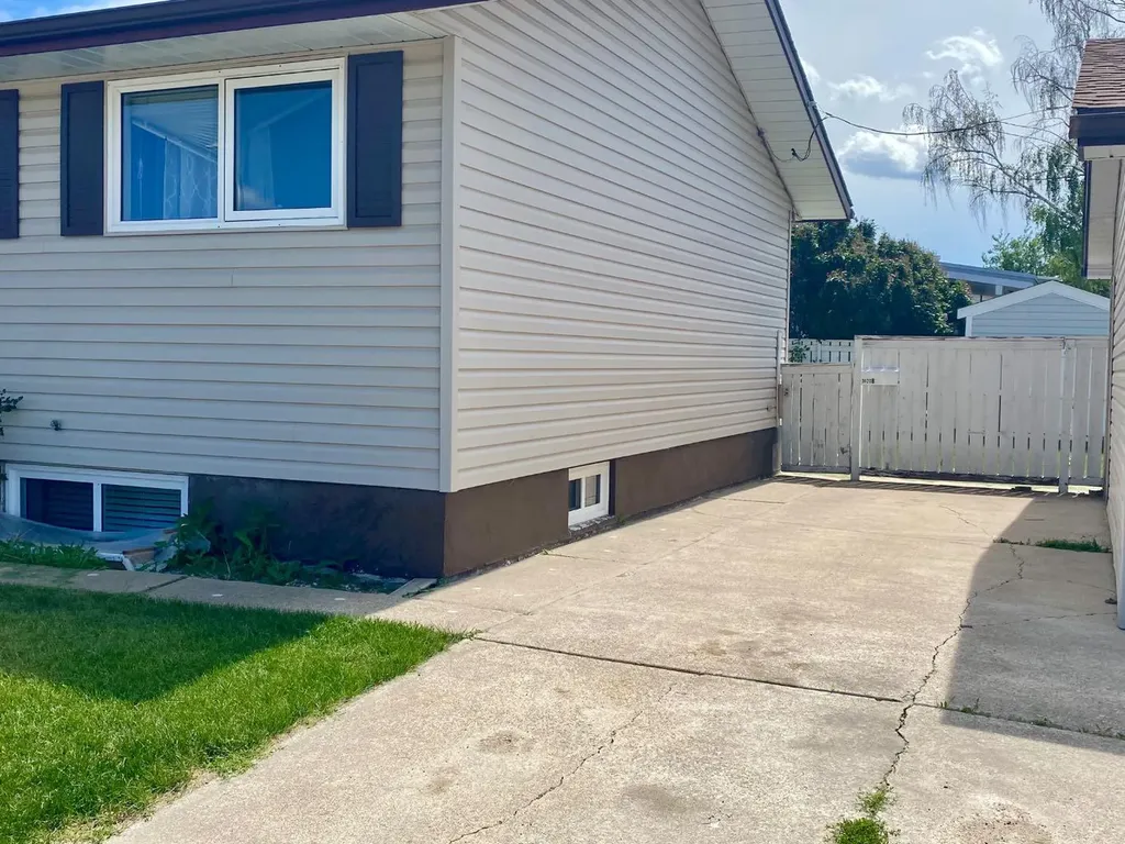 3420 Sylvan Road S Lethbridge AB T1J 3J7