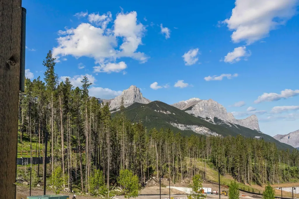 10 Cascade Ridge Canmore AB T1W 0K6
