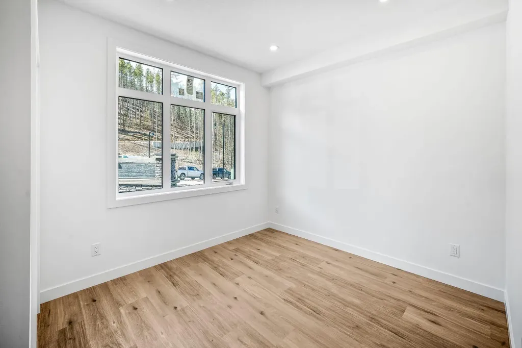 10 Cascade Ridge Canmore AB T1W 0K6