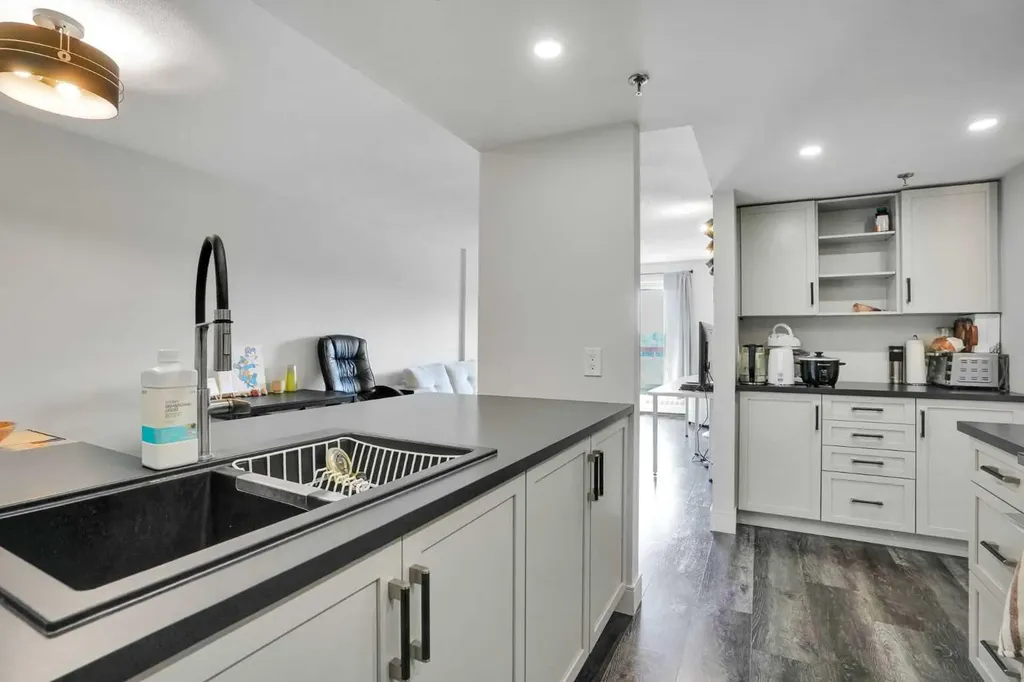 2011 University Drive NW Calgary AB T2N4T4