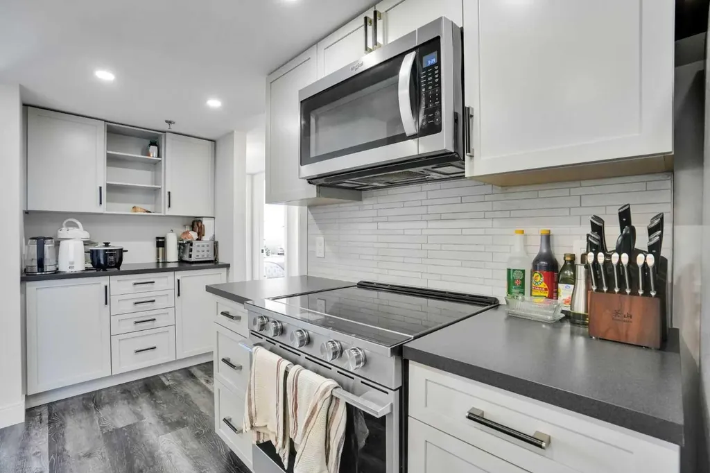 2011 University Drive NW Calgary AB T2N4T4